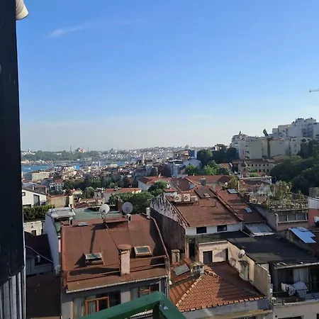 Turizmin Tam Ortasinda! Istiklal Caddesi 1 Dakika! Daire *